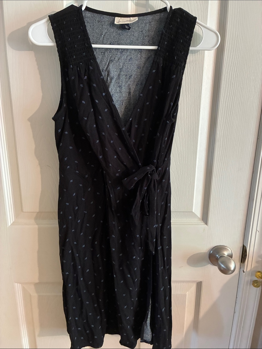 Universal threads wrap dress size medium